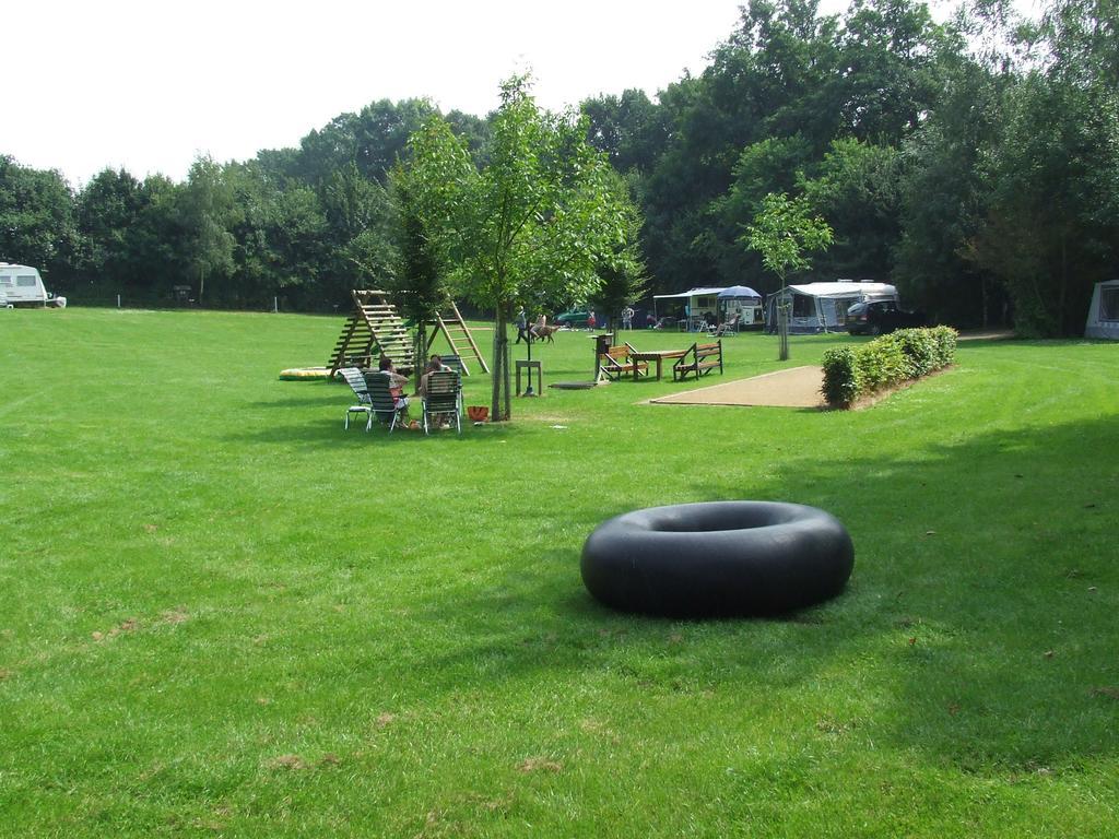 Holiday Home Ossa Basecamp Sint Odilienberg ห้อง รูปภาพ