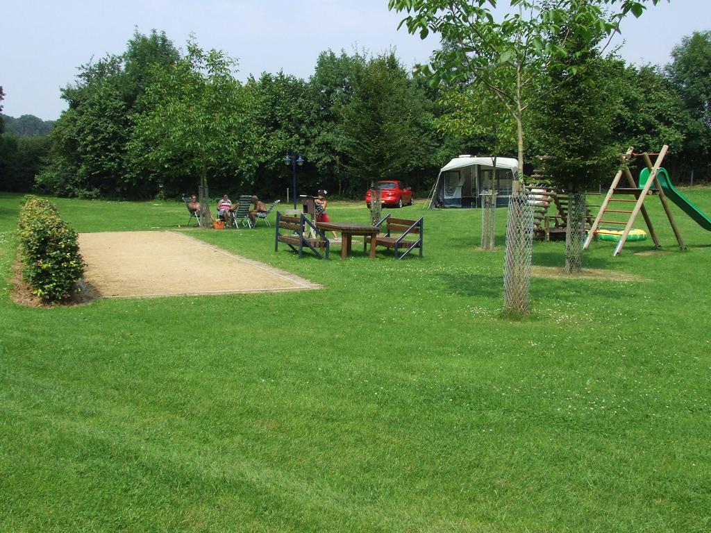 Holiday Home Ossa Basecamp Sint Odilienberg ห้อง รูปภาพ